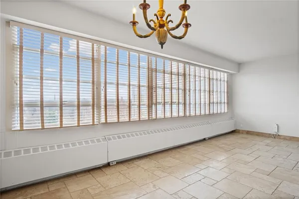 $220,000 | 333 West Meyer Boulevard, Unit 1215, Kansas City, MO 64113