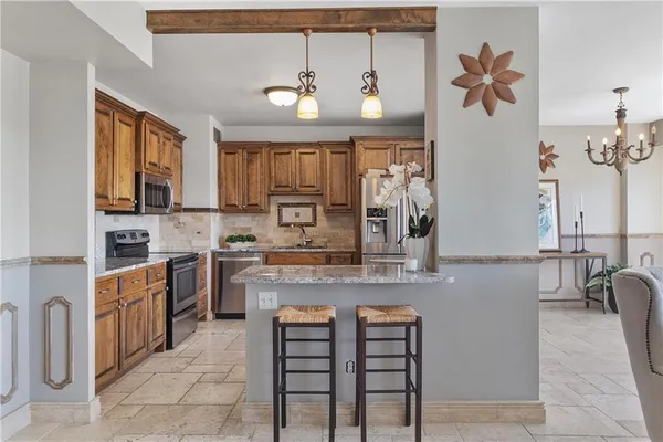 $220,000 | 333 West Meyer Boulevard, Unit 1215, Kansas City, MO 64113