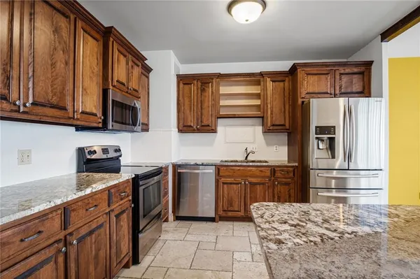 $220,000 | 333 West Meyer Boulevard, Unit 1215, Kansas City, MO 64113