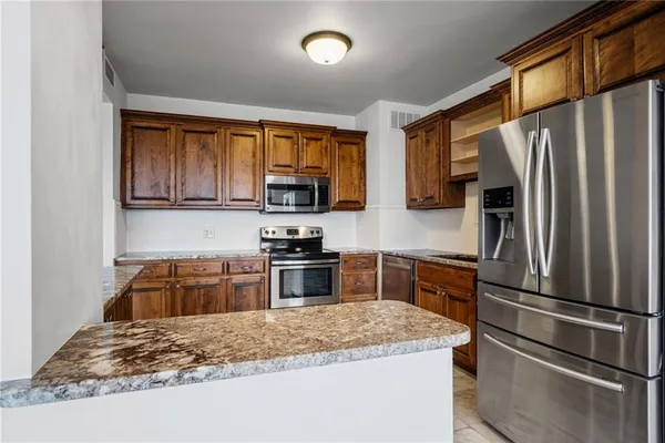 $220,000 | 333 West Meyer Boulevard, Unit 1215, Kansas City, MO 64113