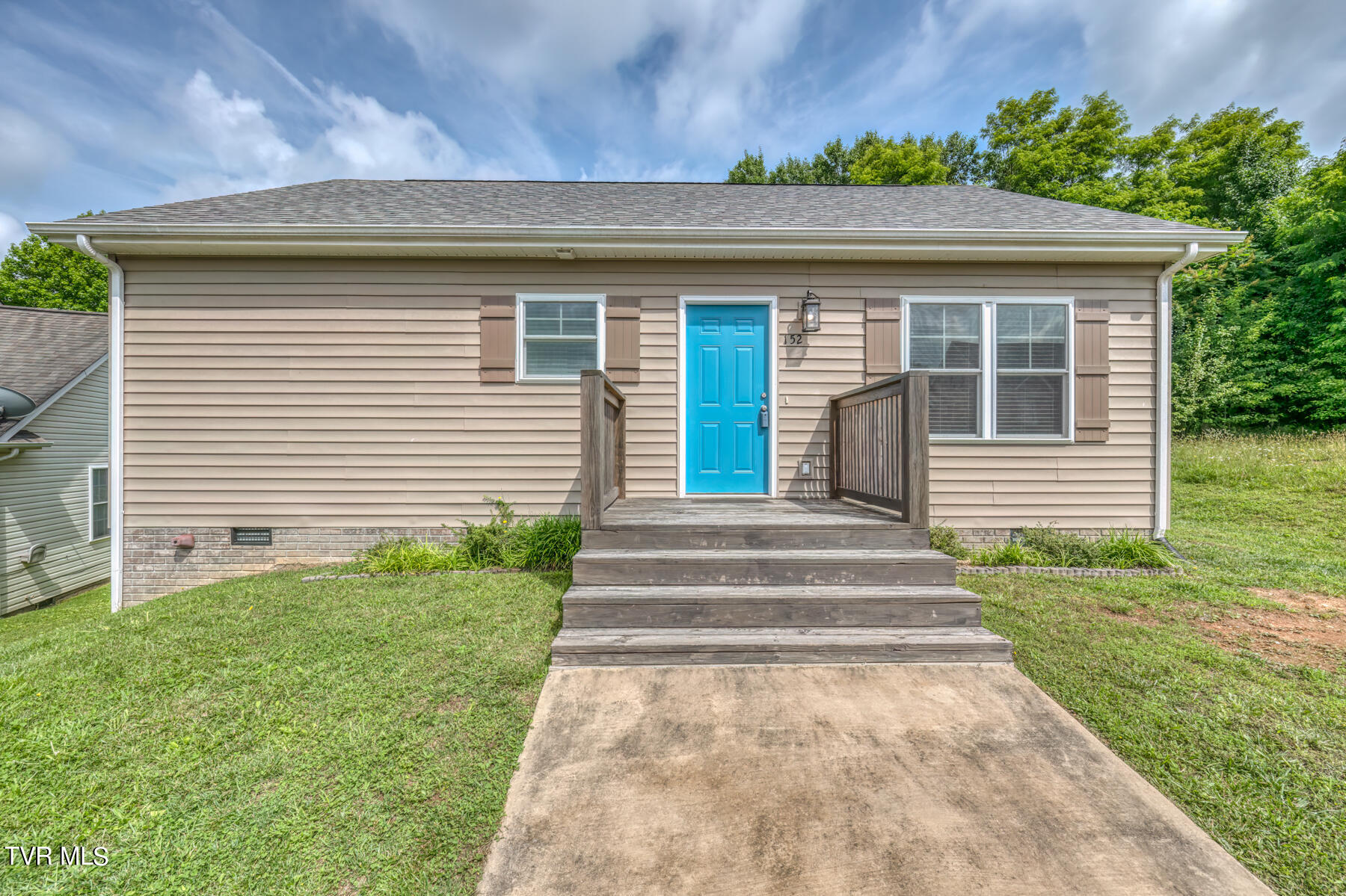 152 West Wilkshire Pl