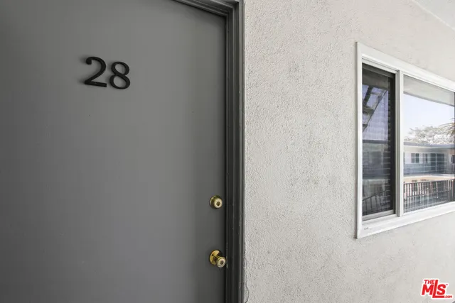 $1,595 | 115 North Oak Street, Unit 28, Inglewood, CA 90301