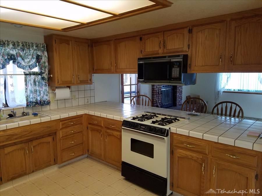 22004 Mariposa Road Tehachapi, CA 93561 - Photo 22 of 31 Gallery Image 22