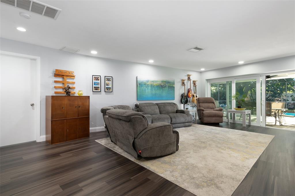 1467 Ridge Top Way Clearwater, FL 33765 - Photo 8 of 41