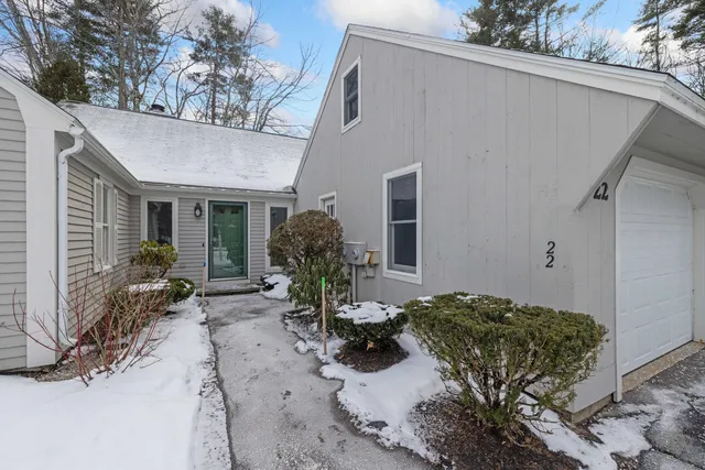 $512,000 | 22 Oakwood Lane, Unit 22, Kennebunk, ME 04043