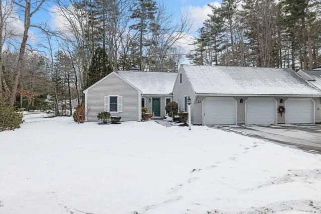 $512,000 | 22 Oakwood Lane, Unit 22, Kennebunk, ME 04043
