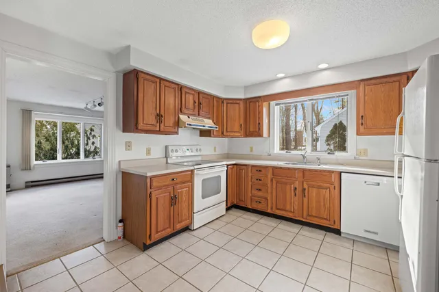 $512,000 | 22 Oakwood Lane, Unit 22, Kennebunk, ME 04043