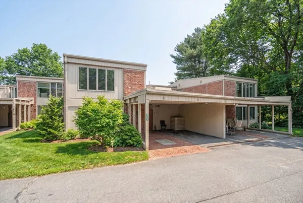 a view of house with outdoor space and porch