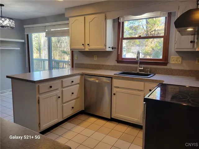 $304,900 | 3195 Fields End Drive, Lysander, NY 13027