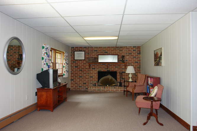 3318 Windsor Road Roanoke, VA 24018 - Photo 13 of 33 Family Room