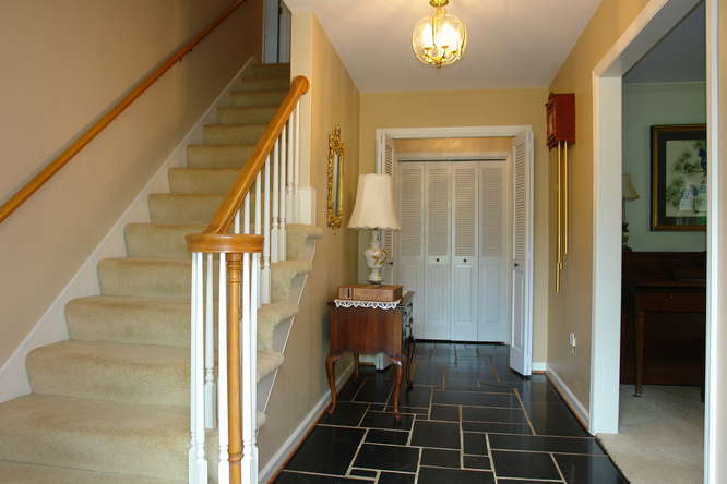 3318 Windsor Road Roanoke, VA 24018 - Photo 15 of 33 Foyer