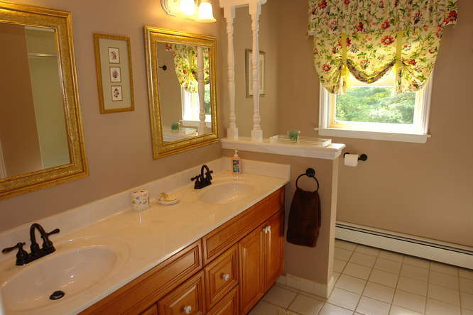 3318 Windsor Road Roanoke, VA 24018 - Photo 16 of 33 Full Bath