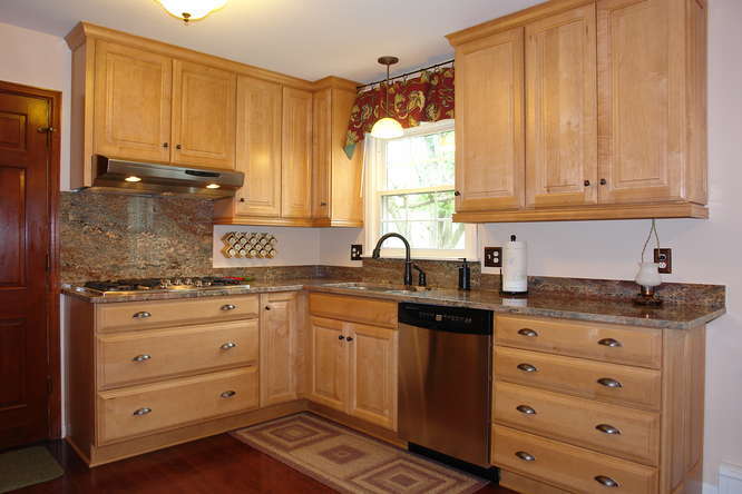 3318 Windsor Road Roanoke, VA 24018 - Photo 17 of 33 Kitchen