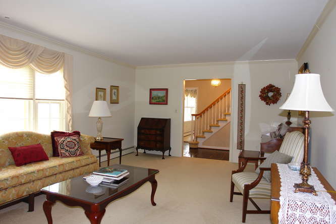 3318 Windsor Road Roanoke, VA 24018 - Photo 22 of 33 Living Room