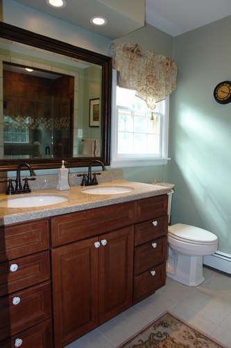 3318 Windsor Road Roanoke, VA 24018 - Photo 23 of 33 Master Bath