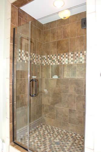 3318 Windsor Road Roanoke, VA 24018 - Photo 24 of 33 Master Bath