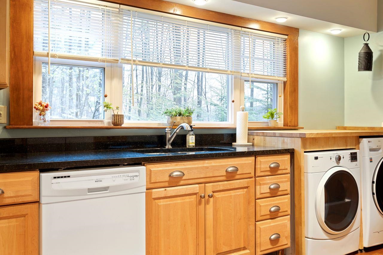 8 Weeks Street Plymouth, NH 03264 - Photo 10 of 34