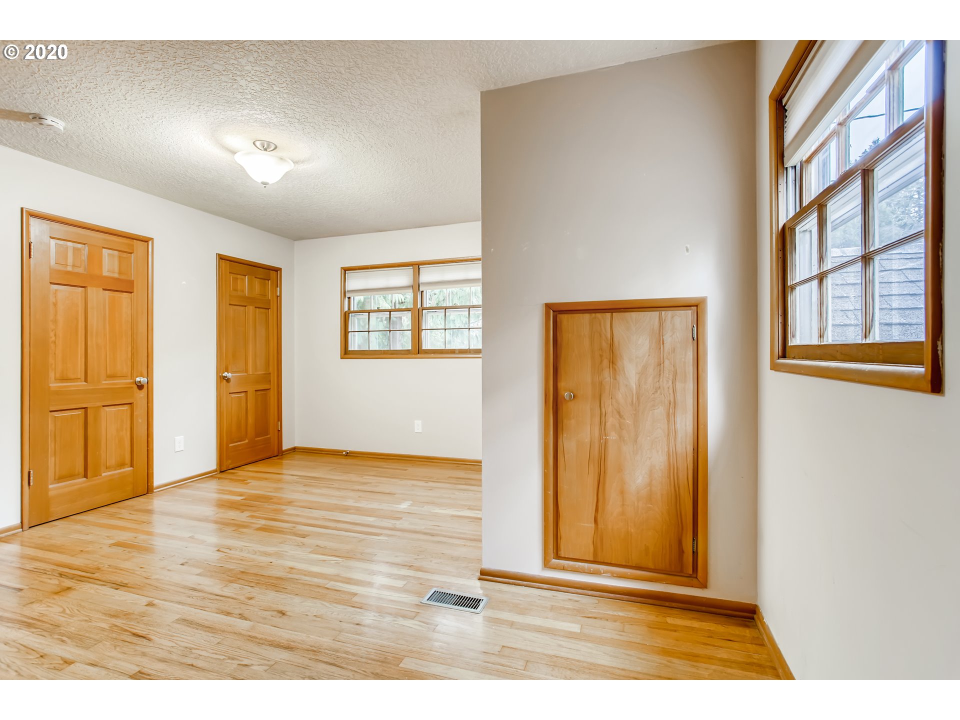 1100 Southwest Cheltenham Street Portland, OR 97239 - Photo 15 of 32 Gallery Image 15