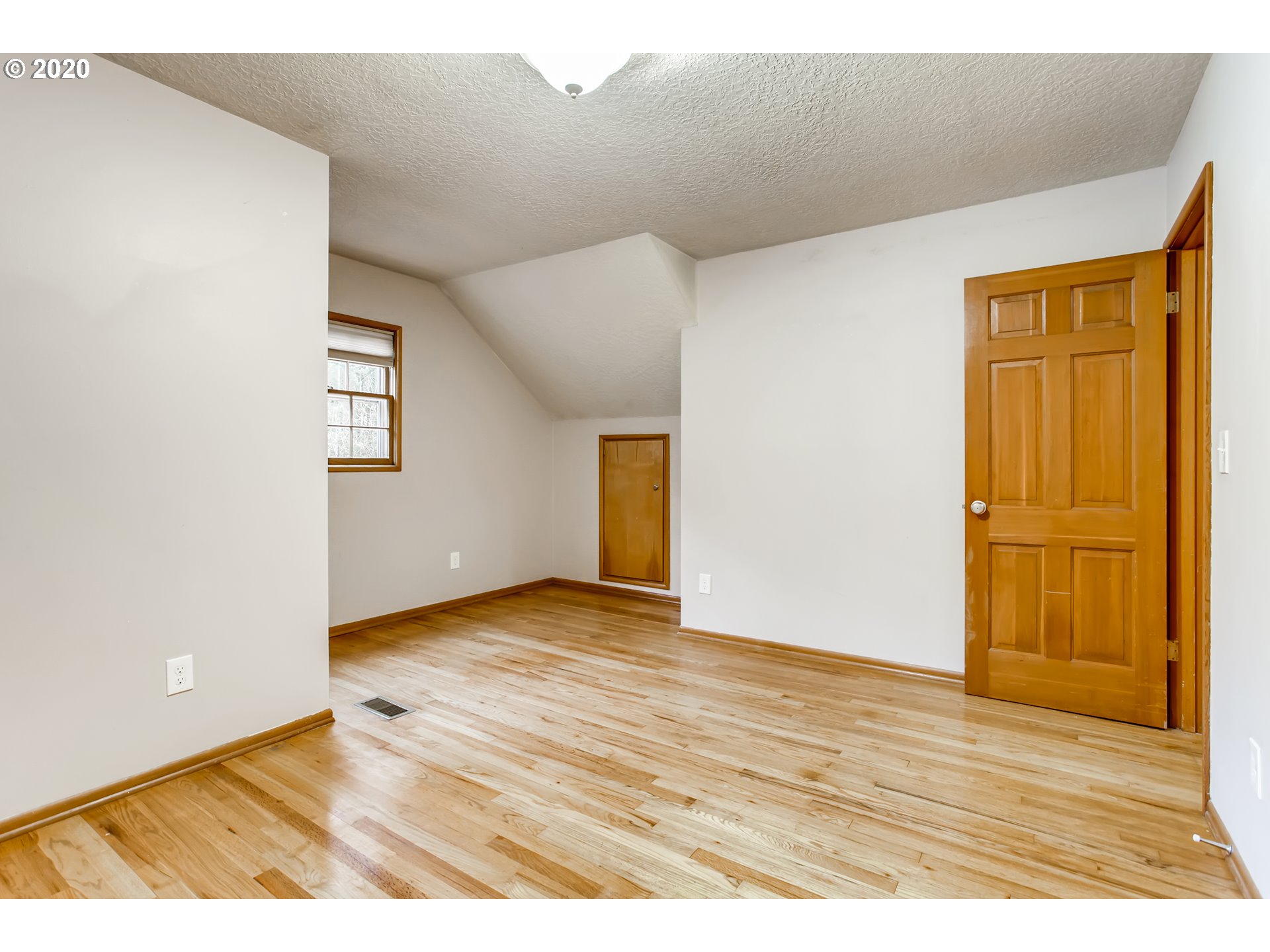 1100 Southwest Cheltenham Street Portland, OR 97239 - Photo 16 of 32 Gallery Image 16