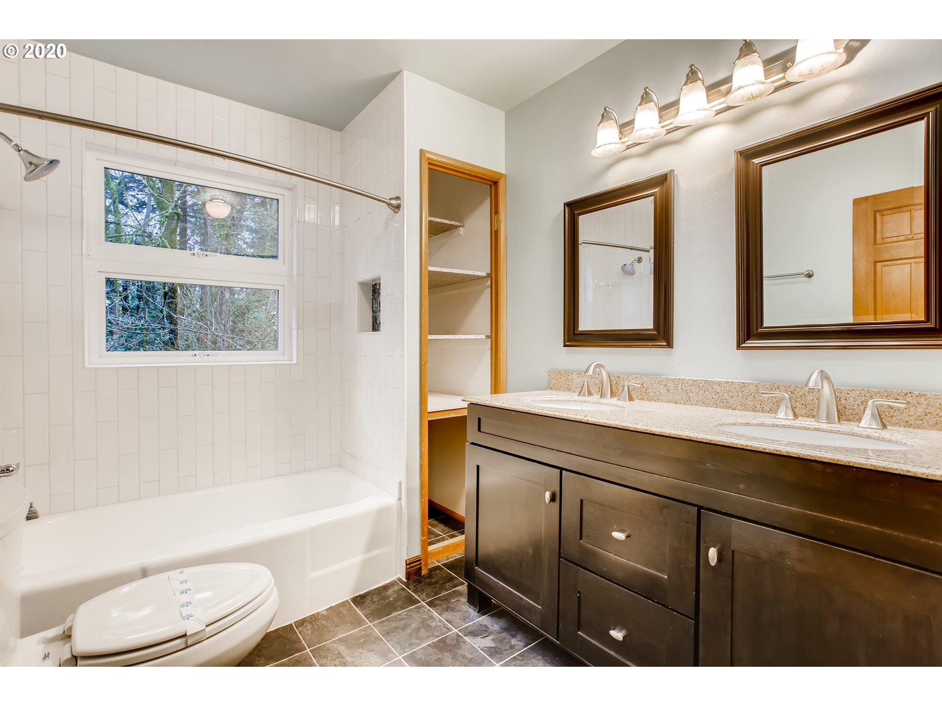 1100 Southwest Cheltenham Street Portland, OR 97239 - Photo 17 of 32 Gallery Image 17