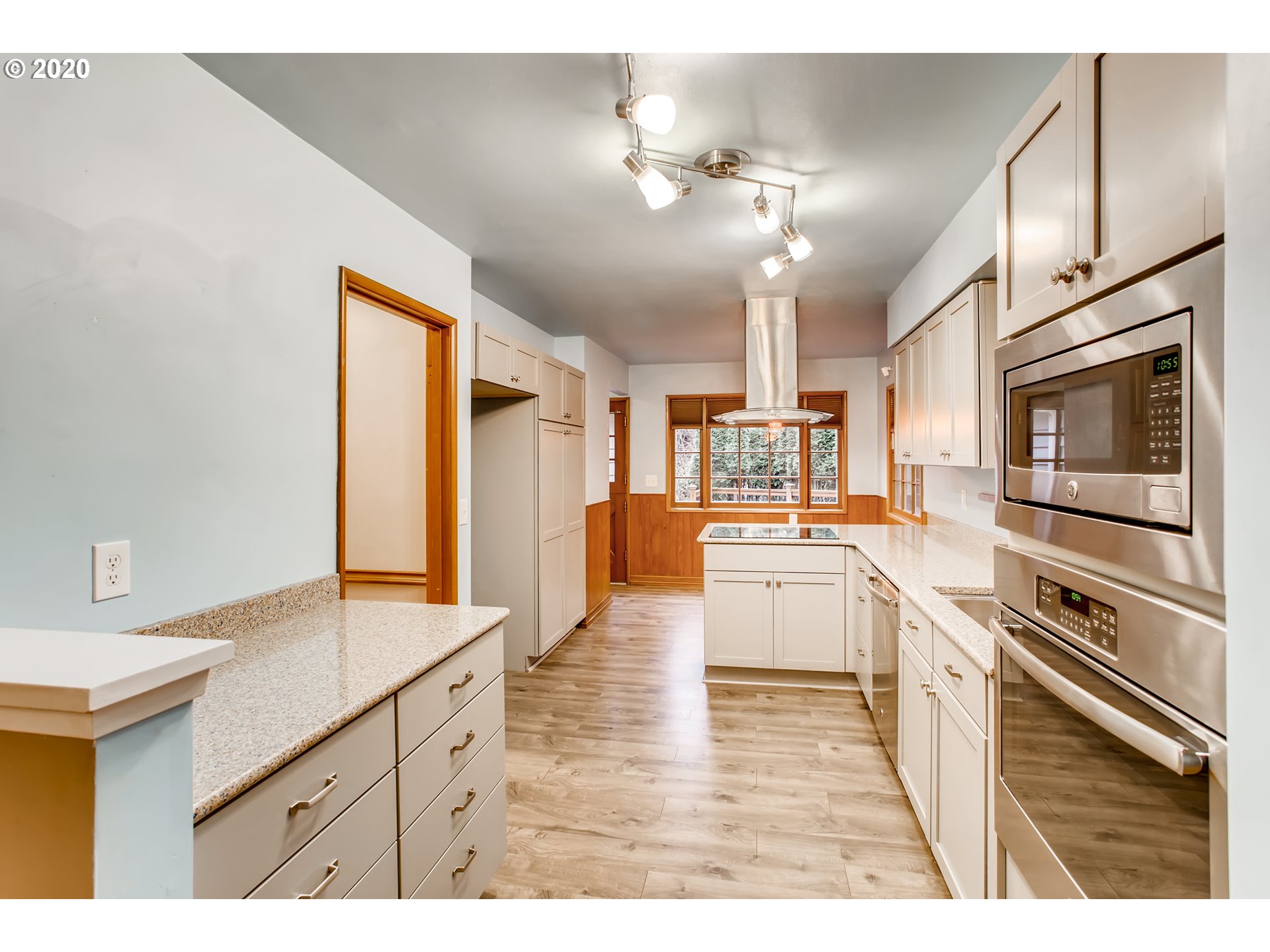 1100 Southwest Cheltenham Street Portland, OR 97239 - Photo 9 of 32 Gallery Image 9