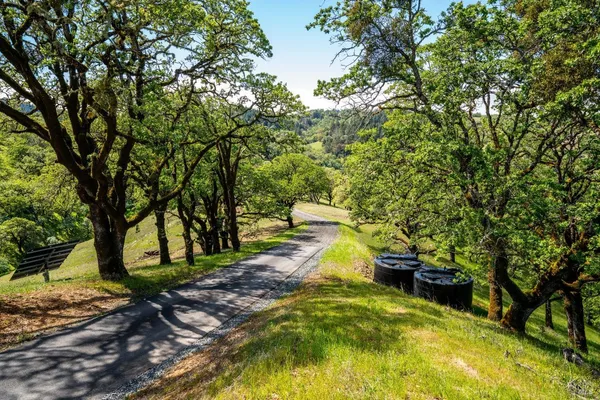 $1,495,000 | 5510-5500 Parducci Road, Ukiah, CA 95482