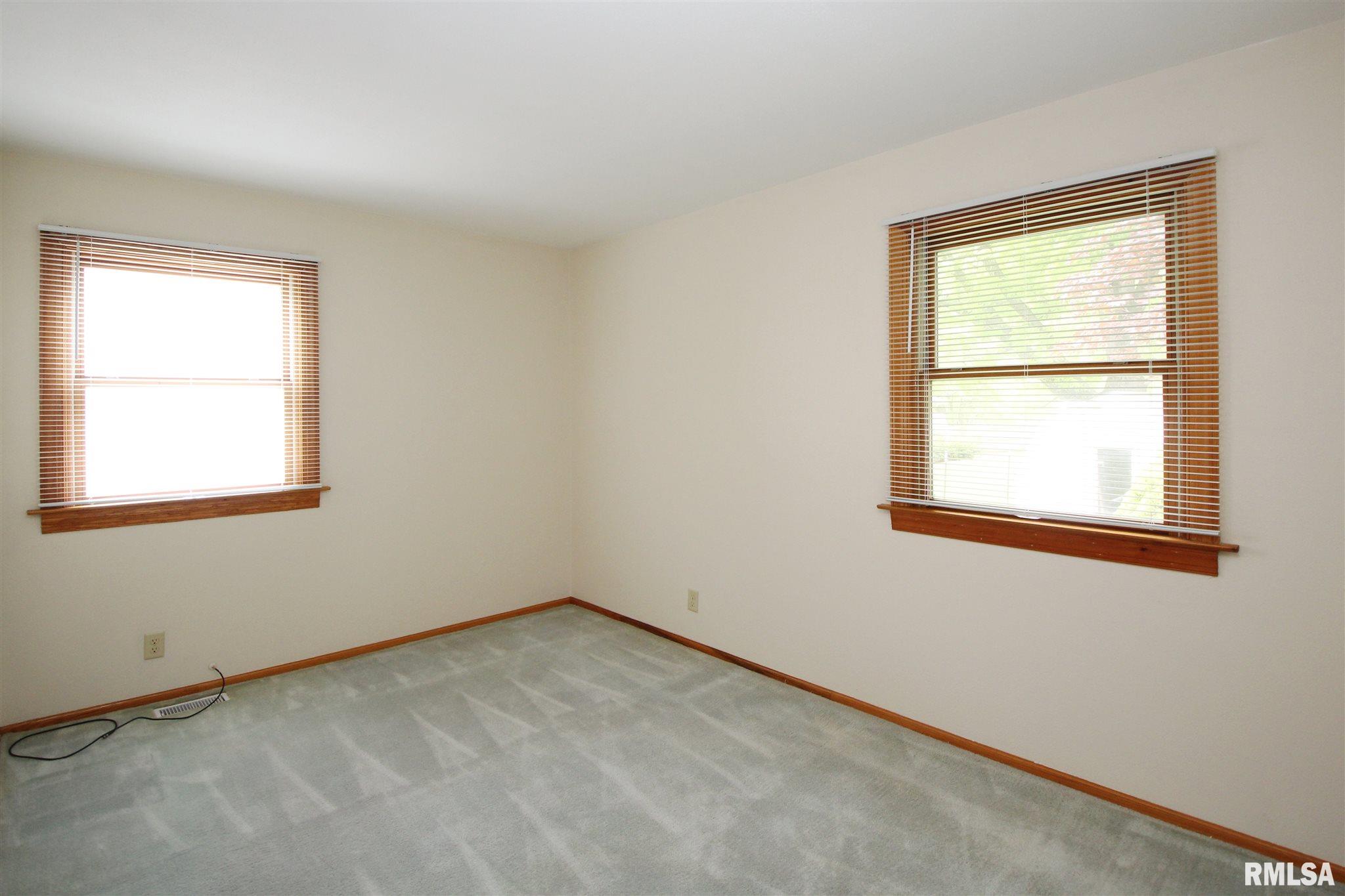 703 Briargate Road Washington, IL 61571 - Photo 12 of 41 Gallery Image 12