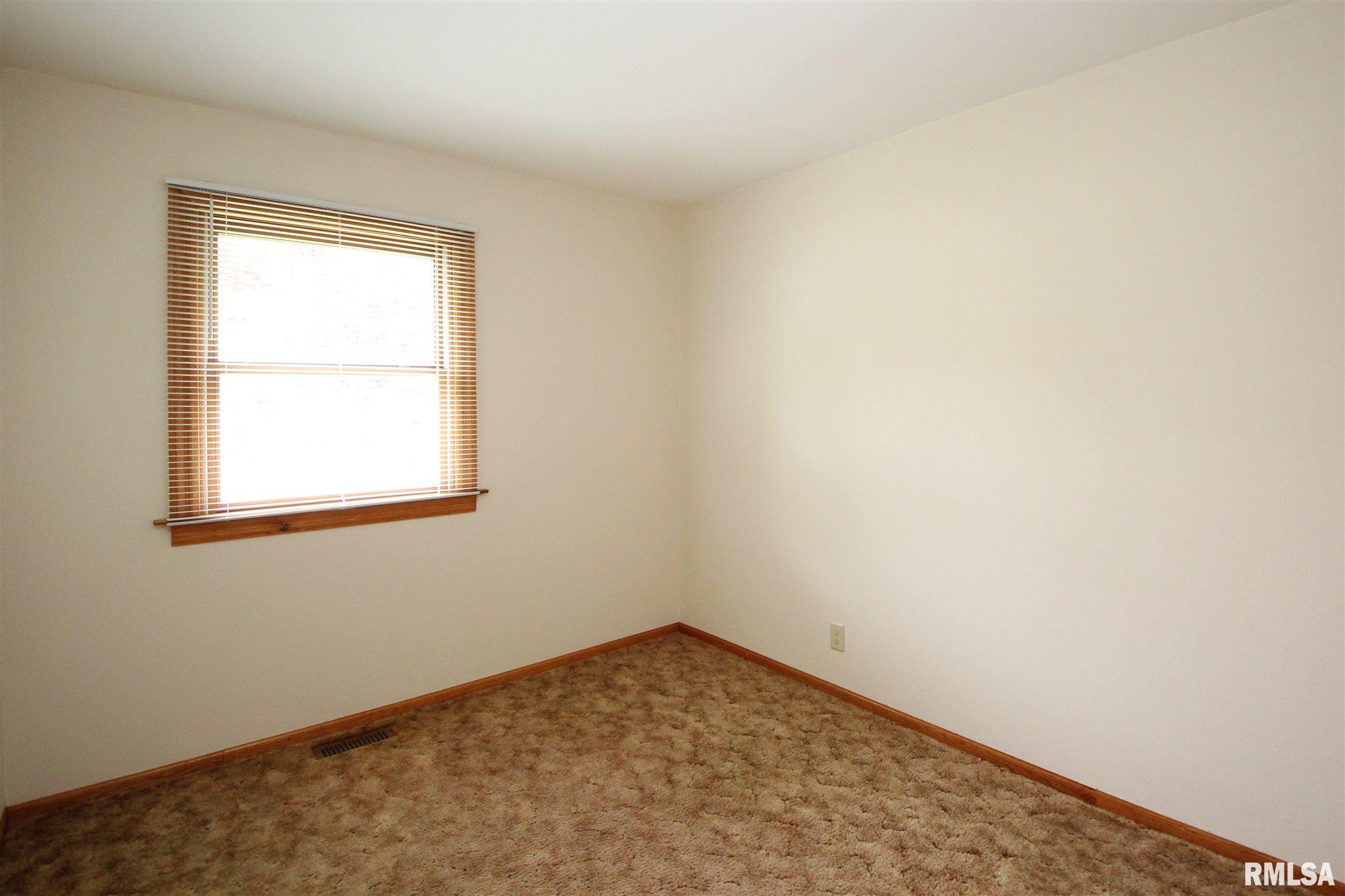 703 Briargate Road Washington, IL 61571 - Photo 14 of 41 Gallery Image 14