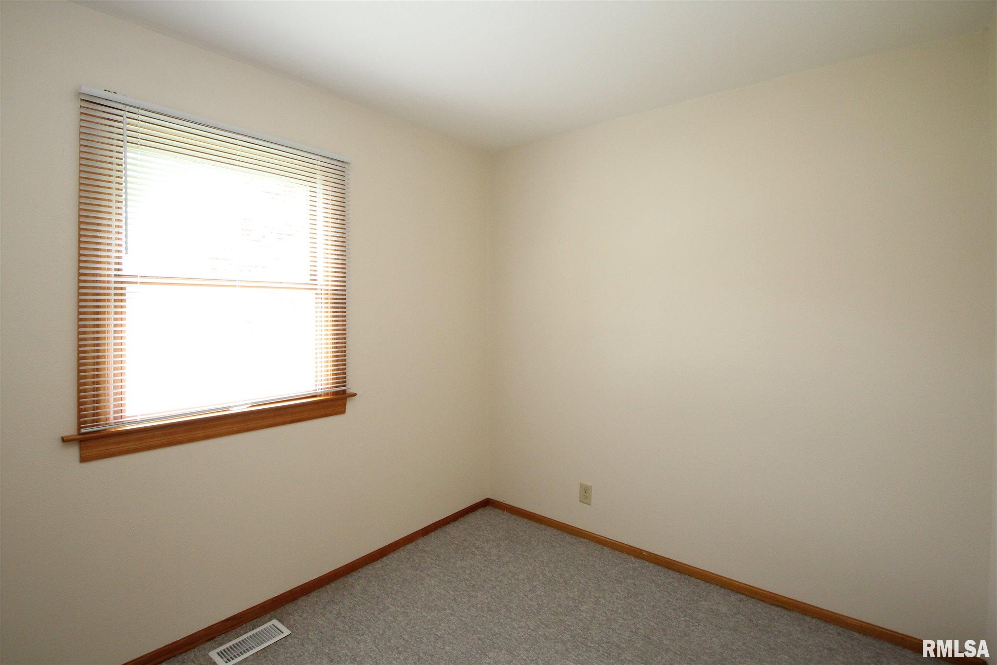 703 Briargate Road Washington, IL 61571 - Photo 16 of 41 Gallery Image 16