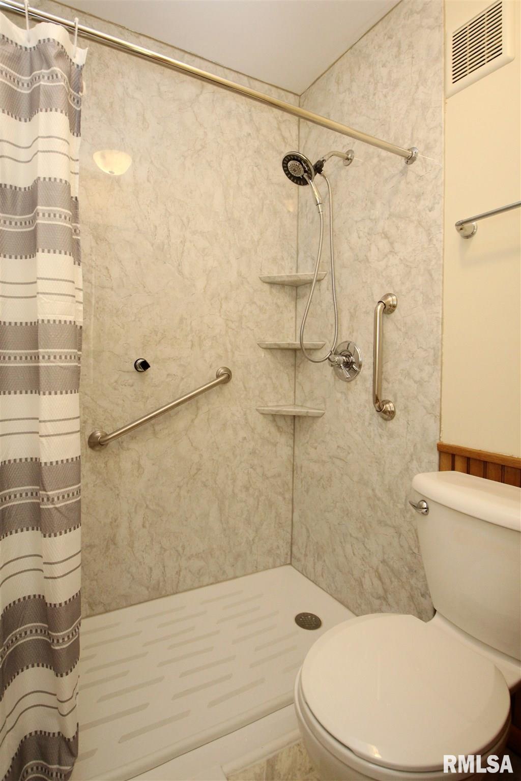 703 Briargate Road Washington, IL 61571 - Photo 19 of 41 Gallery Image 19