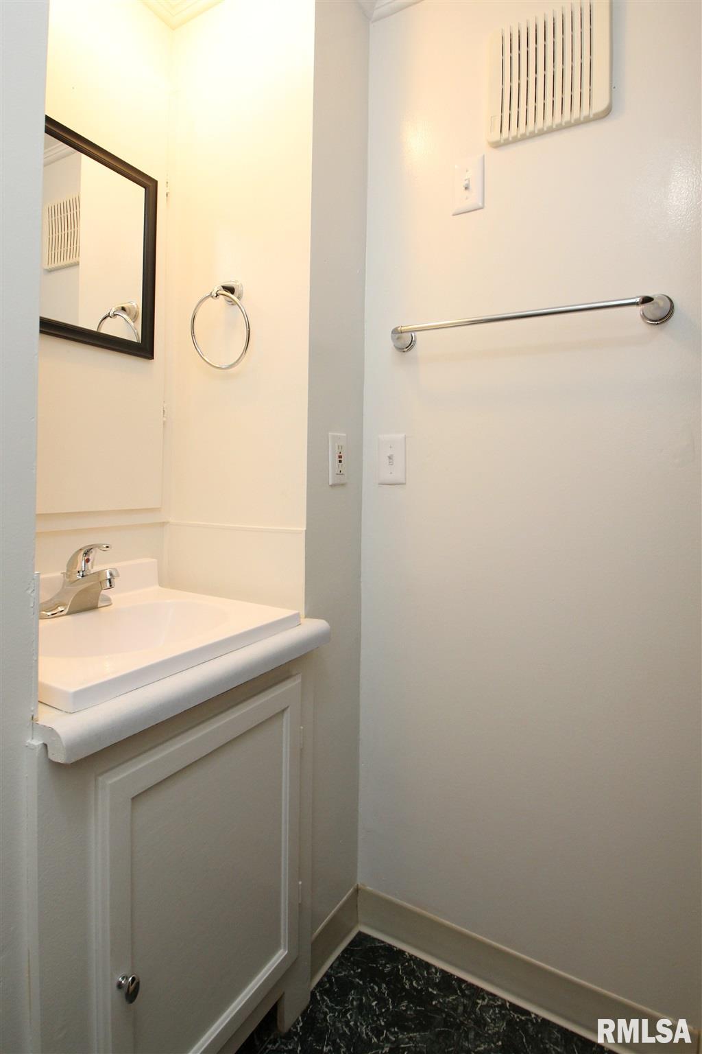 703 Briargate Road Washington, IL 61571 - Photo 31 of 41 Gallery Image 31