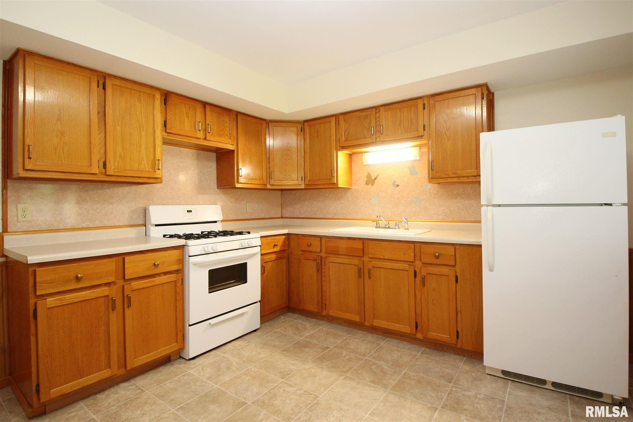 703 Briargate Road Washington, IL 61571 - Photo 9 of 41 Gallery Image 9