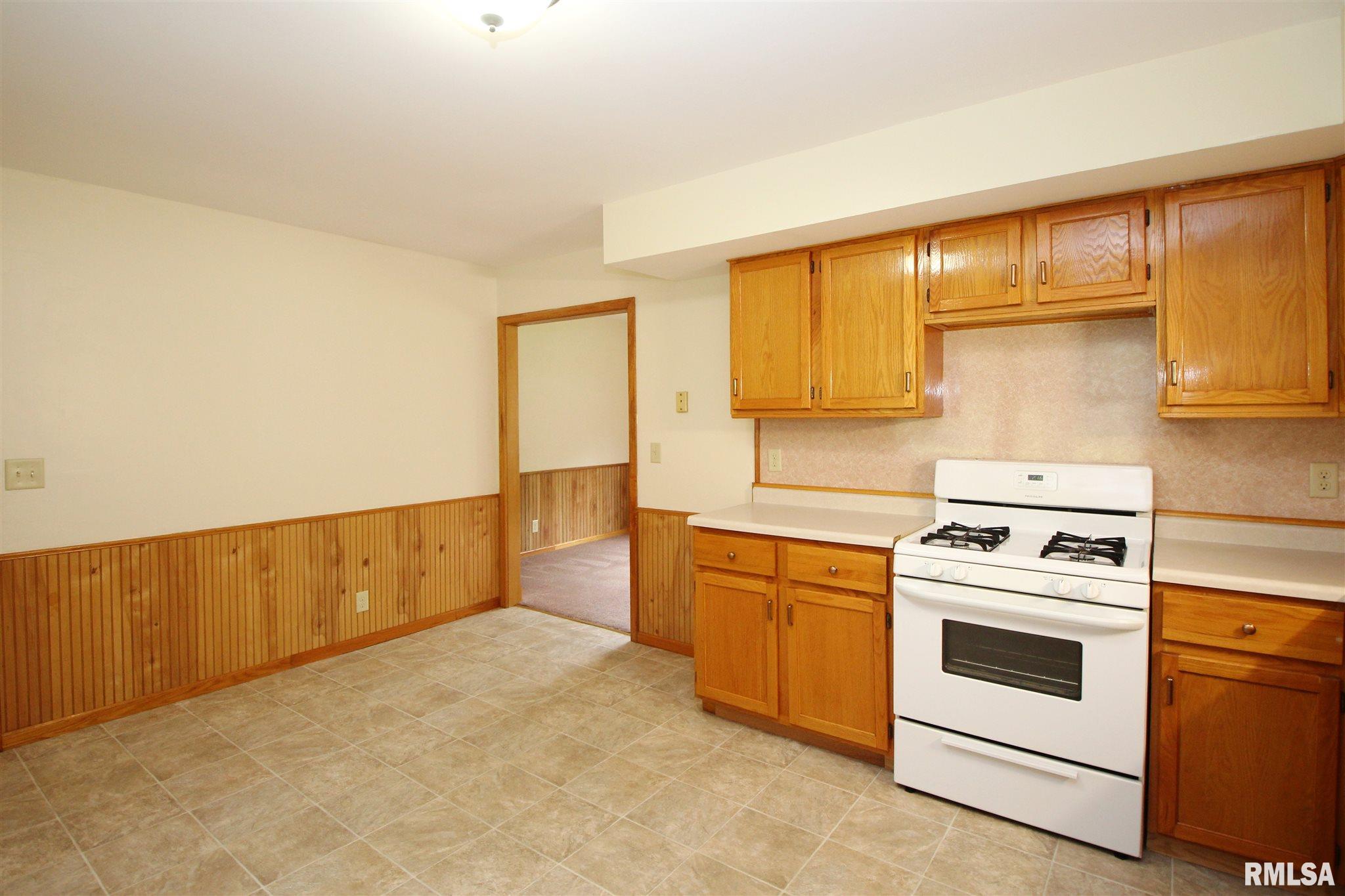 703 Briargate Road Washington, IL 61571 - Photo 10 of 41 Gallery Image 10