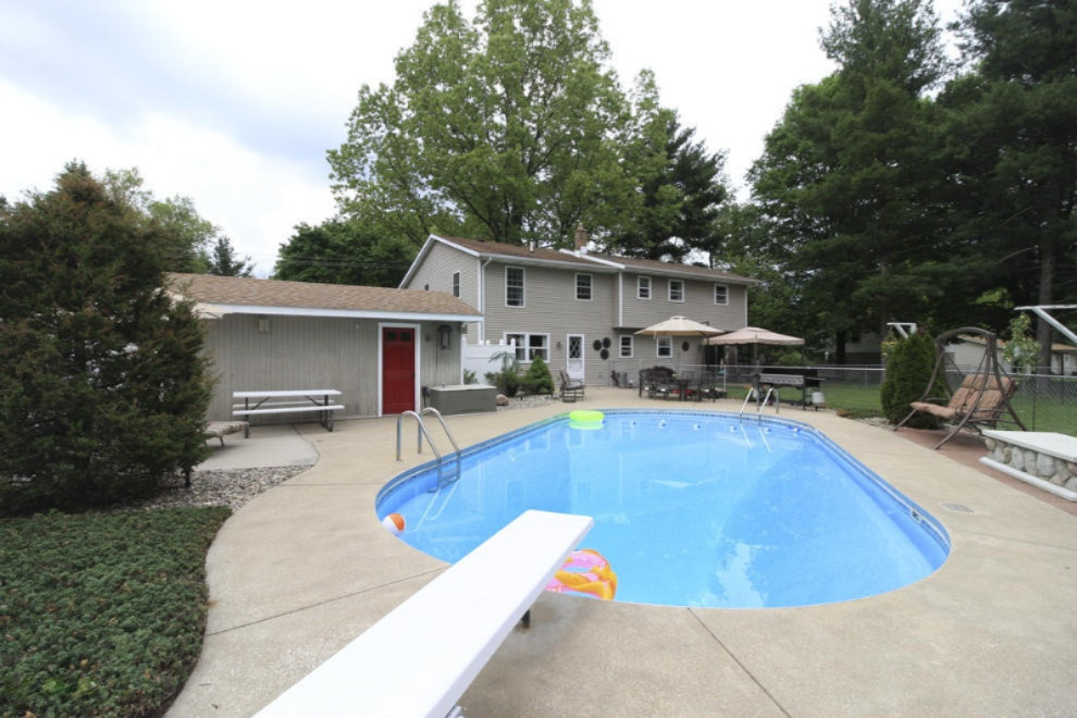 3215 Romence Road Portage, MI 49024 - Photo 6 of 49 Romence 3215 Portage Exterior 16