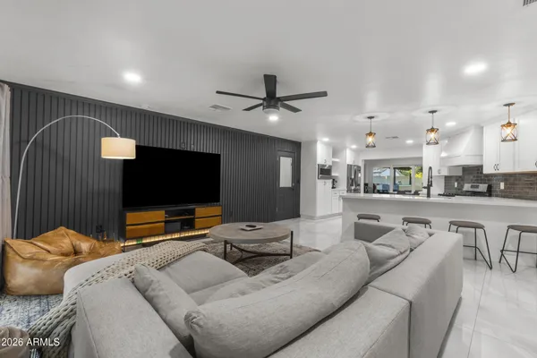 $3,600 | 3938 East Cheery Lynn Road, Phoenix, AZ 85018