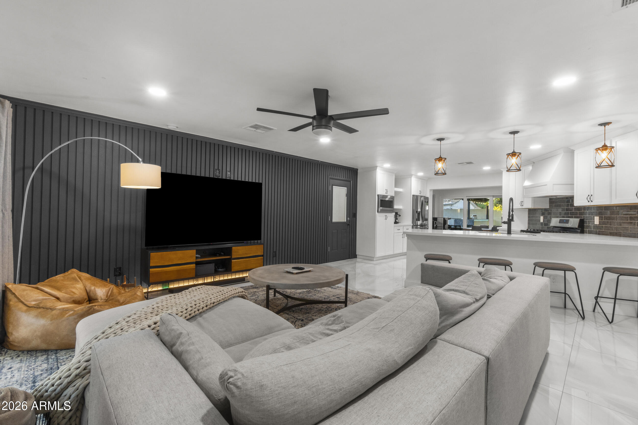 3938 East Cheery Lynn Road Phoenix, AZ 85018 - Photo 14 of 34 23_dsc05215