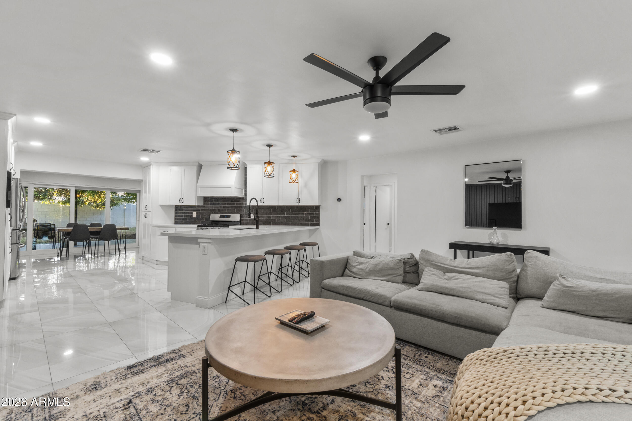 3938 East Cheery Lynn Road Phoenix, AZ 85018 - Photo 15 of 34 24_dsc05212