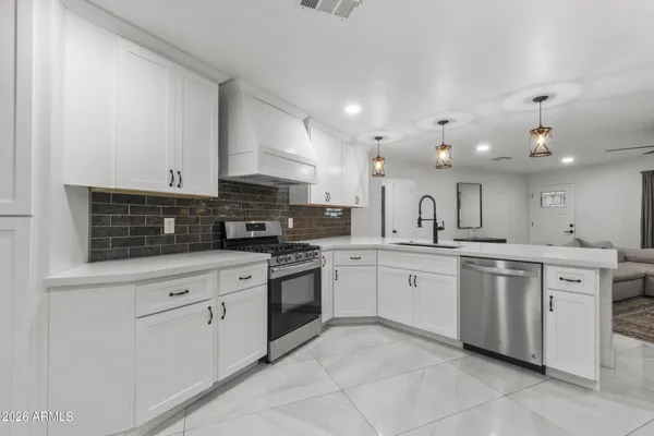 $3,600 | 3938 East Cheery Lynn Road, Phoenix, AZ 85018