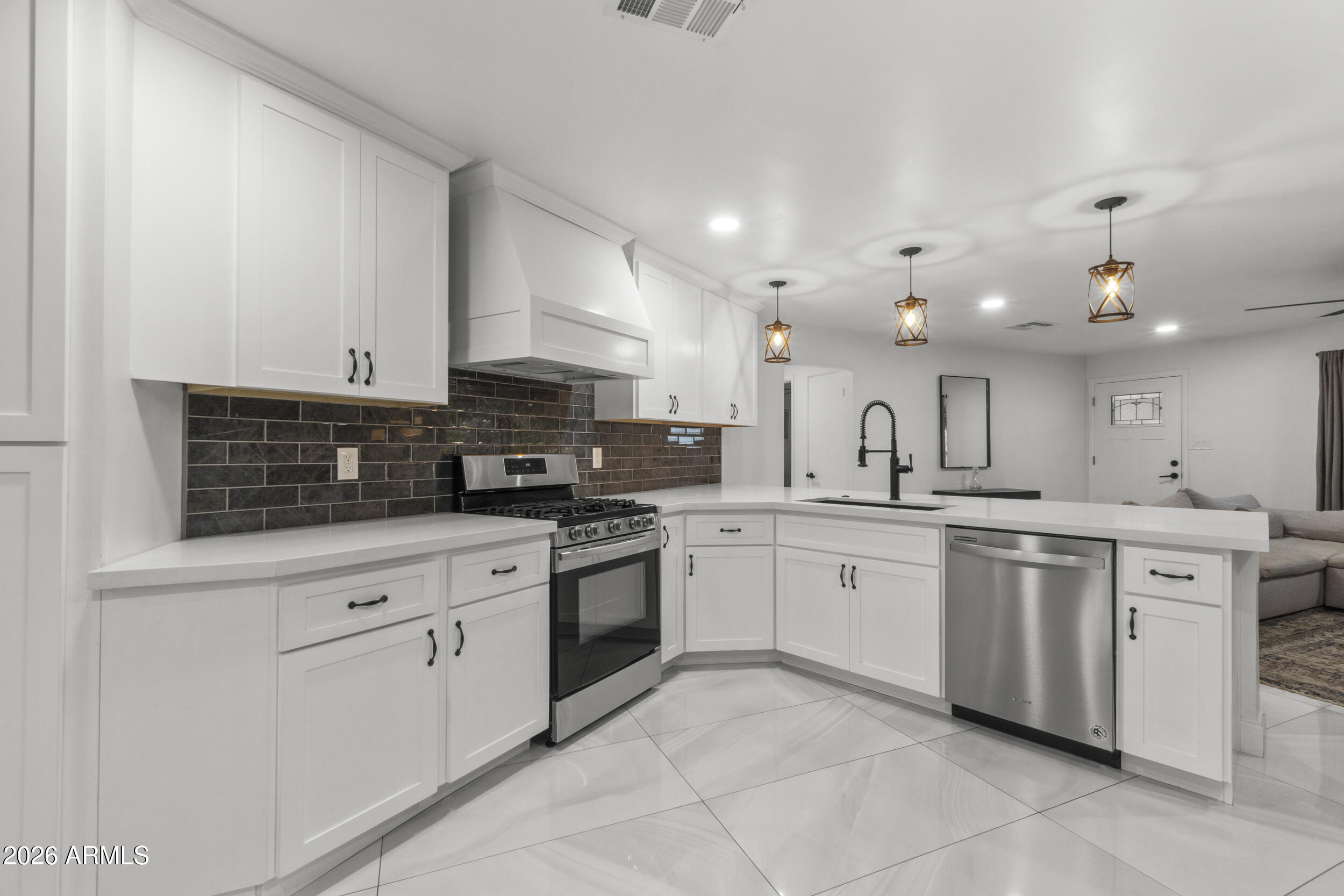 3938 East Cheery Lynn Road Phoenix, AZ 85018 - Photo 17 of 34 28_dsc05200