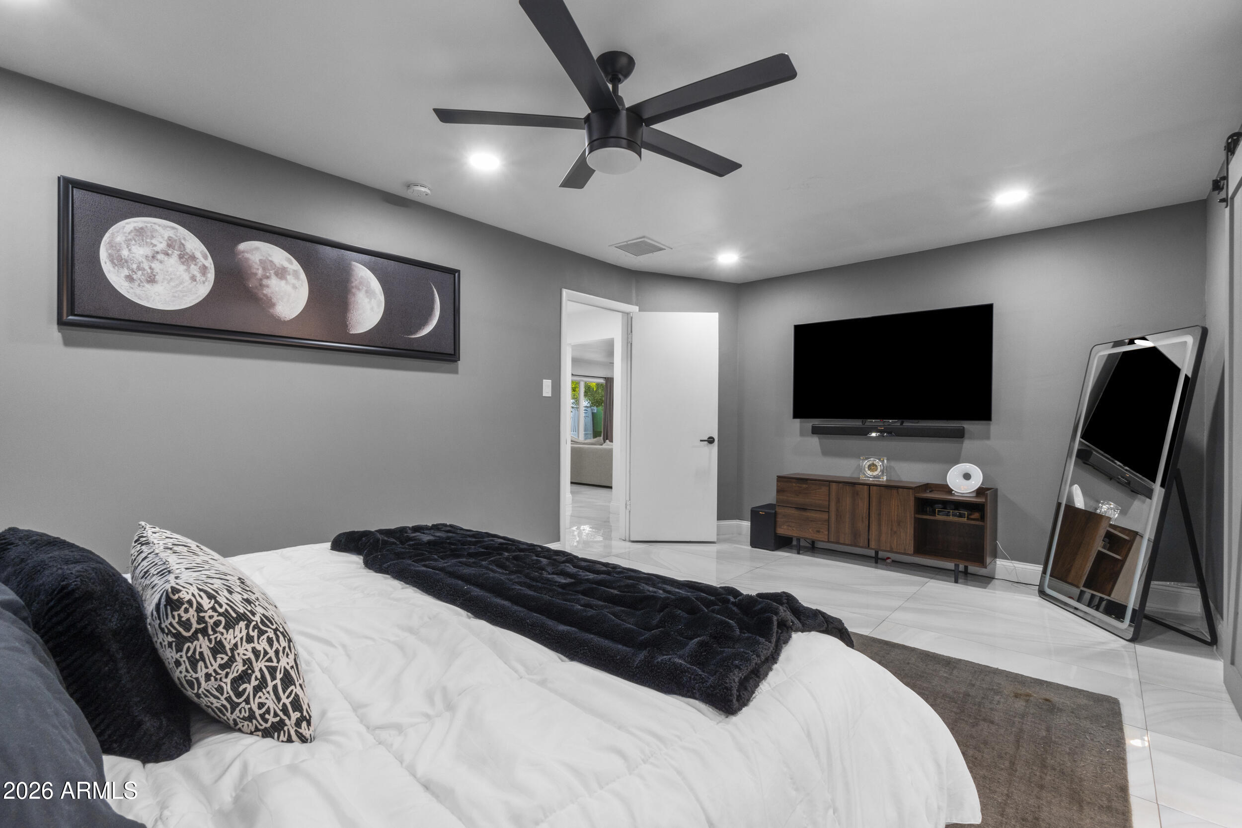 3938 East Cheery Lynn Road Phoenix, AZ 85018 - Photo 22 of 34 33_dsc05221