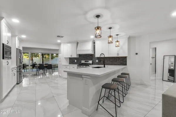 $3,600 | 3938 East Cheery Lynn Road, Phoenix, AZ 85018