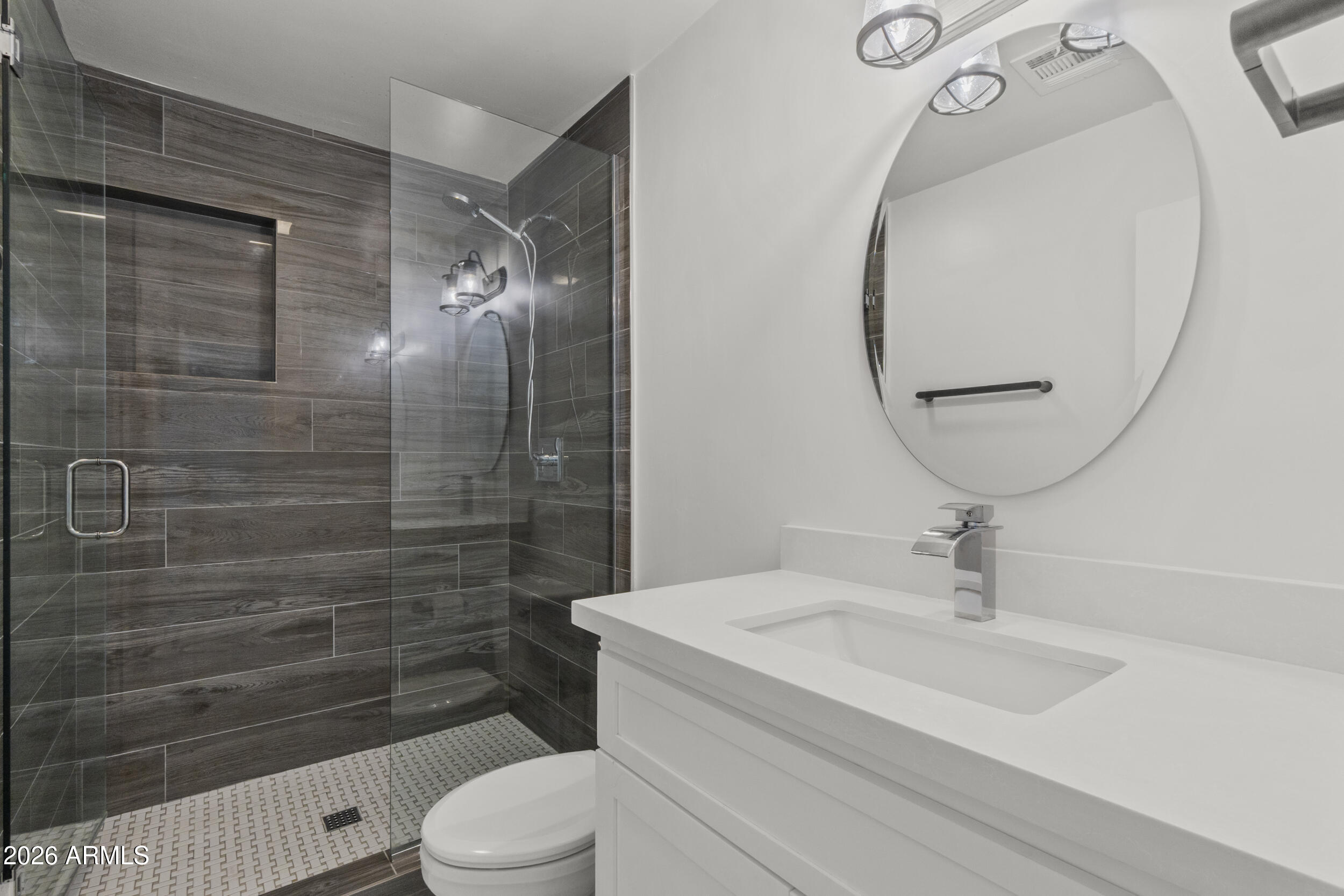 3938 East Cheery Lynn Road Phoenix, AZ 85018 - Photo 33 of 34 45_dsc05295