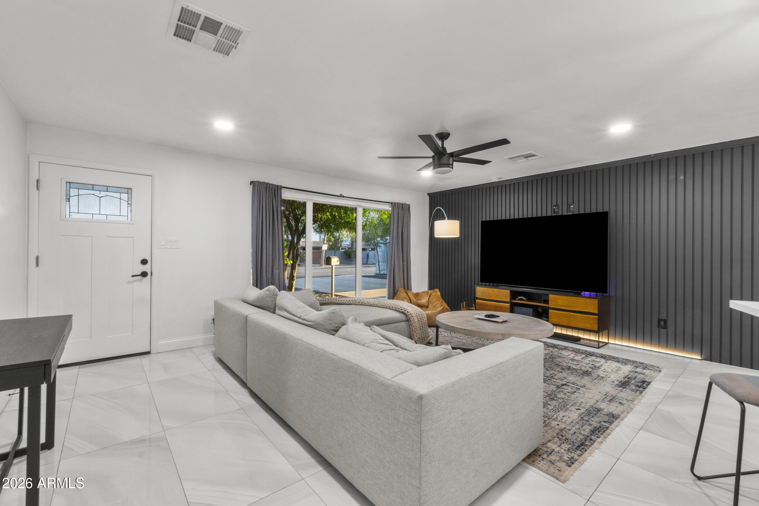 3938 East Cheery Lynn Road Phoenix, AZ 85018 - Photo 6 of 34 20_dsc05206