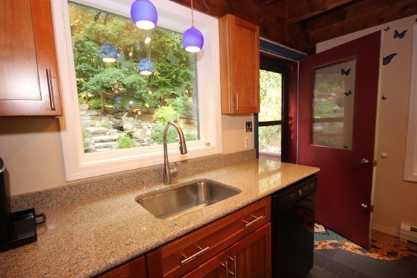 409 Rocky Hill Road Northampton, MA 01062 - Photo 11 of 30 Gallery Image 11