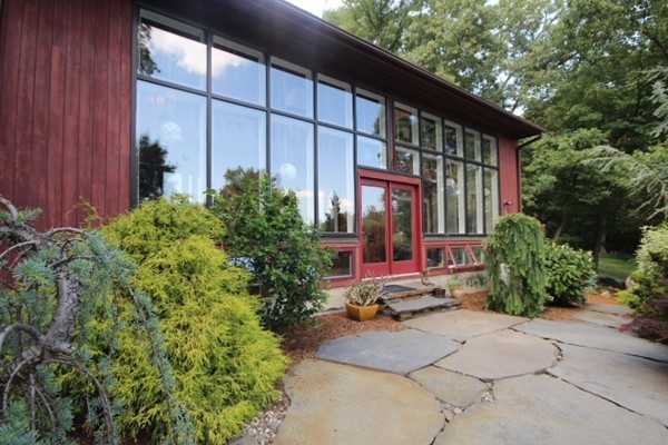 409 Rocky Hill Road Northampton, MA 01062 - Photo 2 of 30 Gallery Image 2