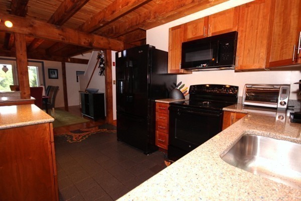 409 Rocky Hill Road Northampton, MA 01062 - Photo 10 of 30 Gallery Image 10