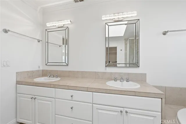 $14,000 | 1720 Elm Avenue, Manhattan Beach, CA 90266