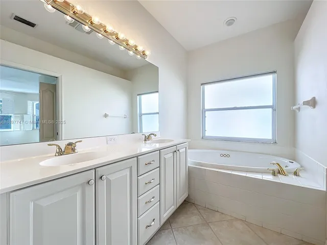 $4,295 | 4874 Sabal Lake Circle, Sarasota, FL 34238