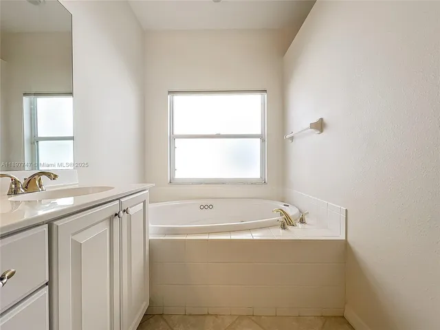 $4,295 | 4874 Sabal Lake Circle, Sarasota, FL 34238