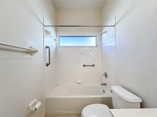 $4,295 | 4874 Sabal Lake Circle, Sarasota, FL 34238